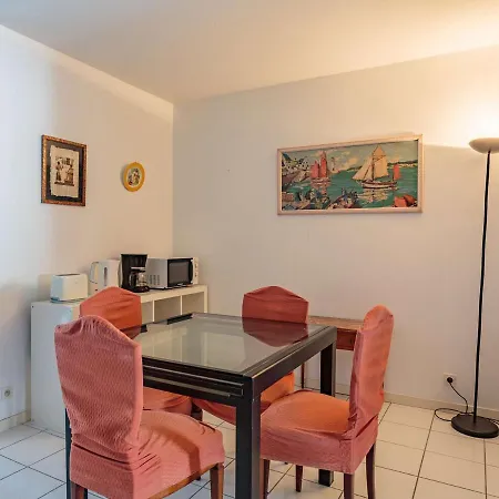 Spacieux 3* A Avec Parking, Terrasse Et Proximite Commerces - Fr-1-4-516